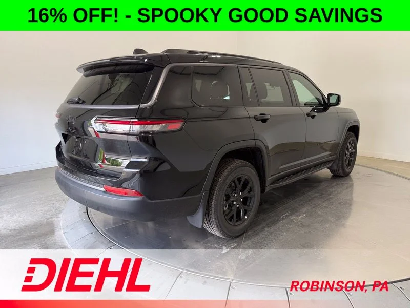 New 2026 Diamond Black Crystal Pearl-Coat Exterior Paint Jeep Altitude image 7
