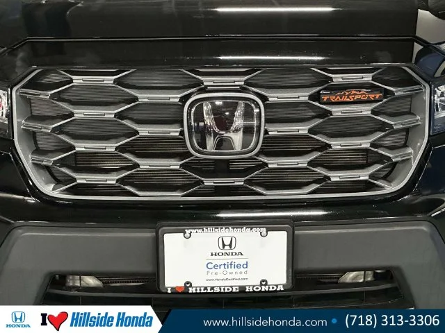 Certified Used 2025 Crystal Black Pearl Honda AWD TRAILSPORT image 9