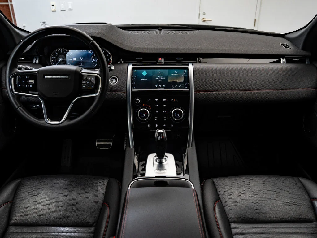 Used 2023 Fuji White Land Rover SE R-Dynamic image 34