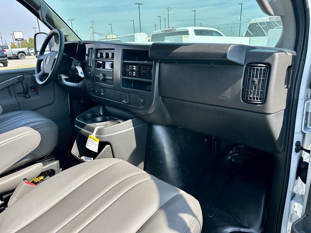 2026 GMC Savana Cargo Work Van - Photo 17
