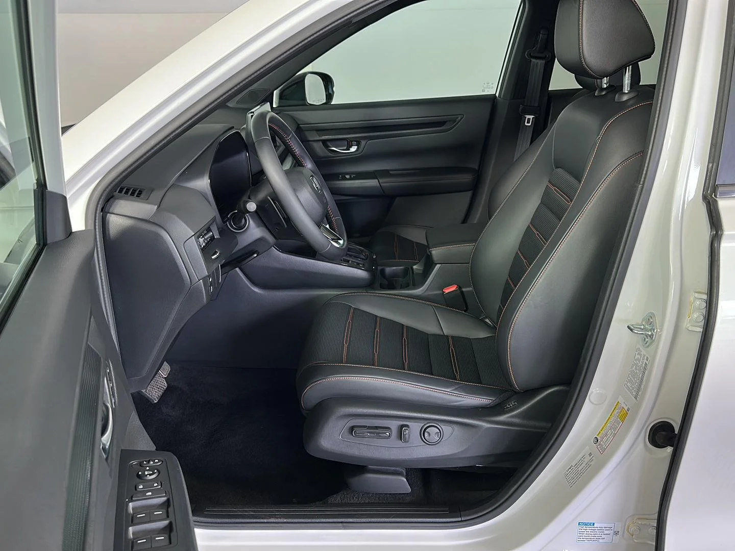 Used 2024 Platinum White Pearl Honda Sport-L image 5