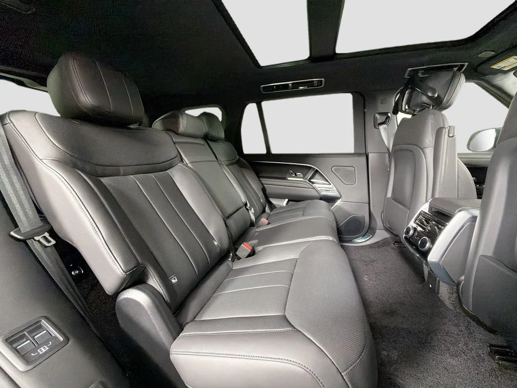 New 2026 Fuji White Land Rover SE 7 Seats image 29