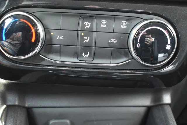 Used 2025 Gray Chevrolet LT image 28