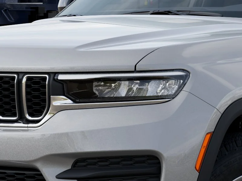 New 2026 Silver Zynith Exterior Paint Jeep Laredo X image 6