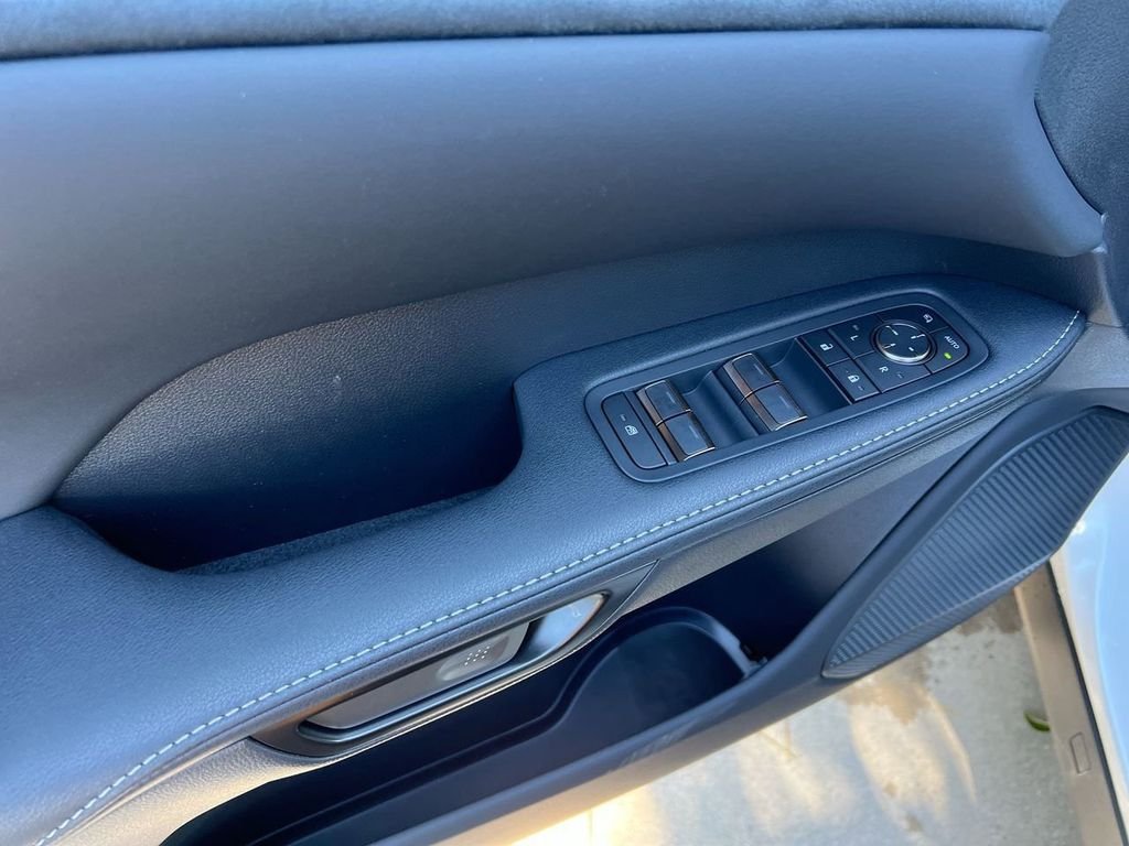 2026 Lexus RX 450h+ Luxury - Photo 11