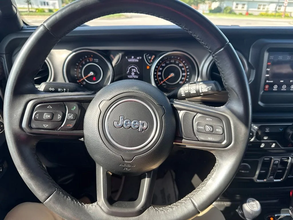 Used 2022 White Jeep Unlimited Willys image 18