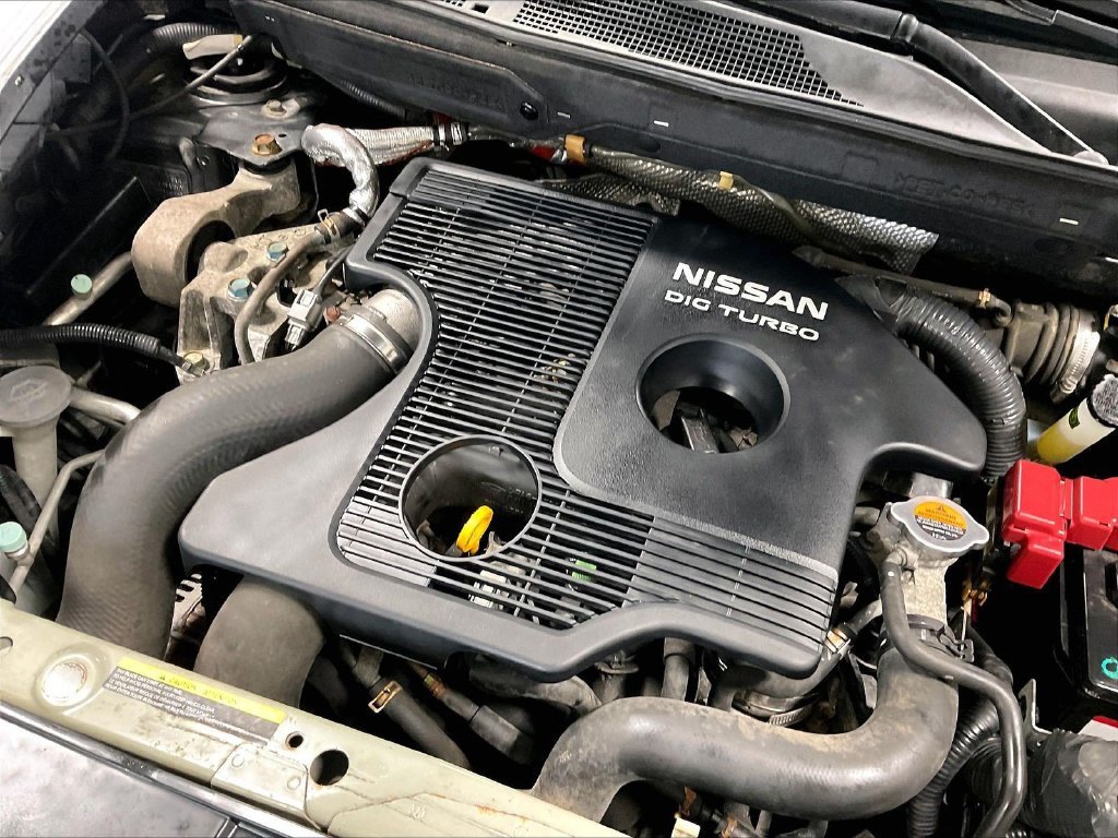 Used 2013 Gray Nissan SV image 34