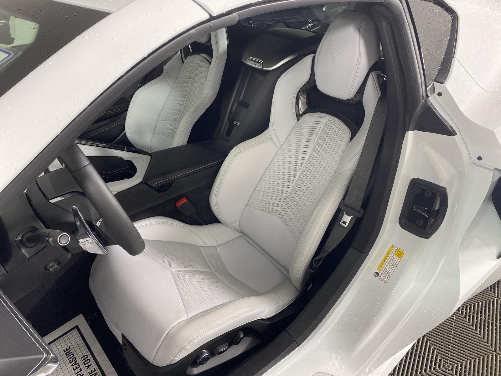 Used 2023 Arctic White Chevrolet 2LT image 17