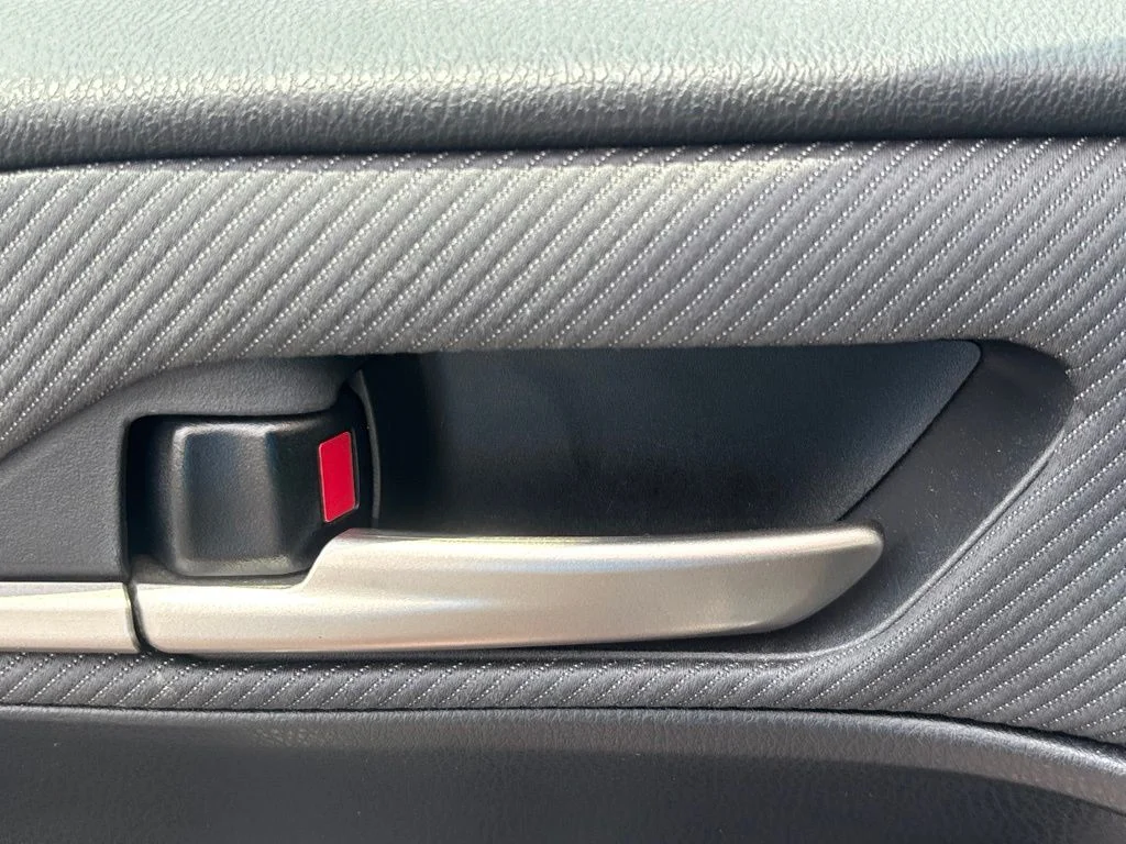 Used 2025  Toyota SE image 9