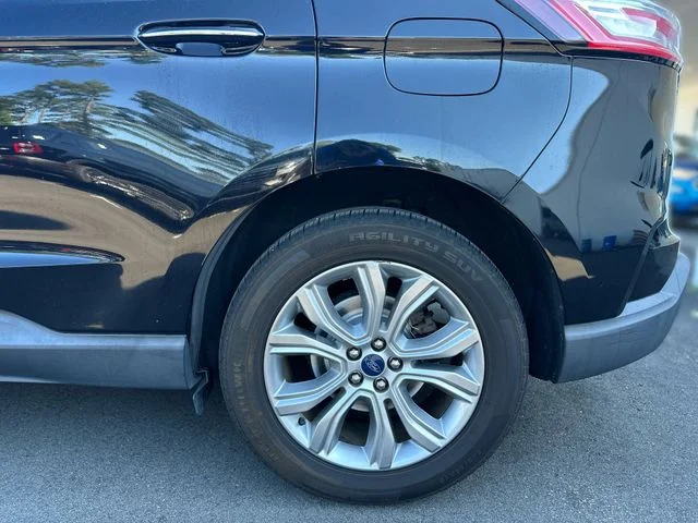 Used 2019 Black Ford Titanium image 10