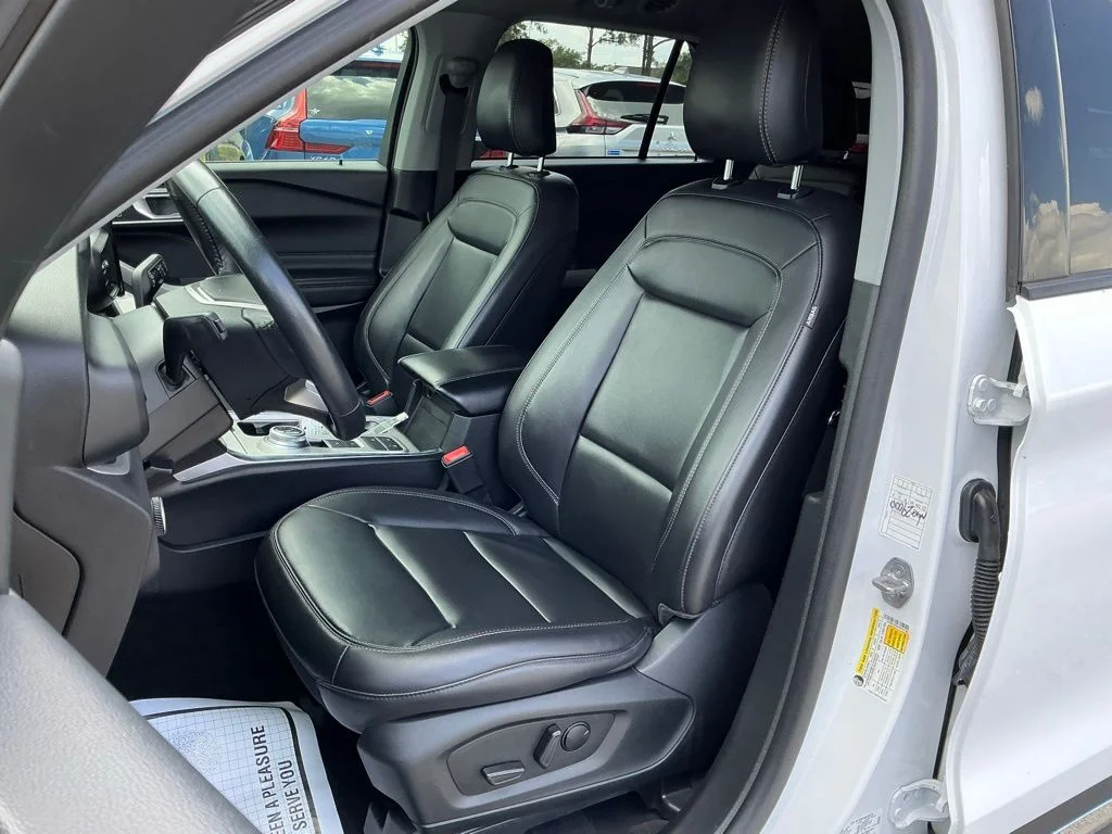 Used 2023 White Ford XLT image 27