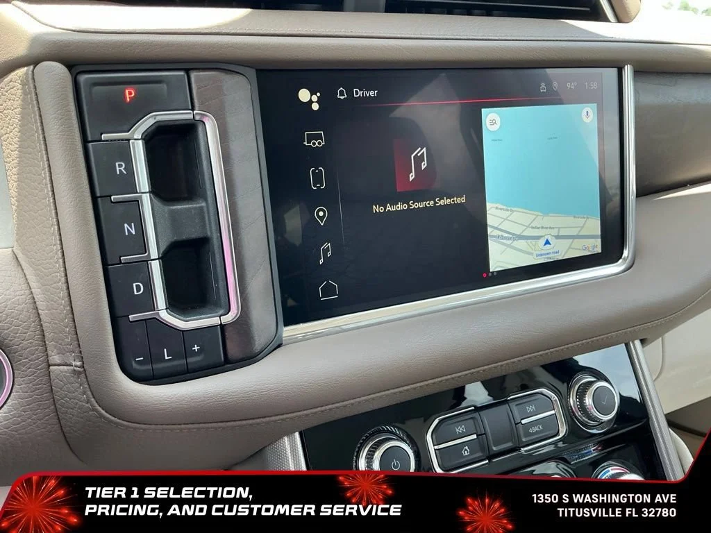 Used 2024 White Frost Tricoat GMC Denali image 34