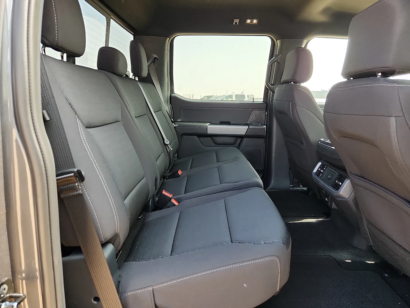 New 2026 Carbonized Gray Metallic Ford XLT image 19