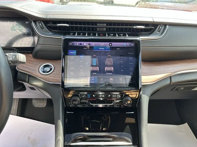 Used 2024 Silver Jeep Summit image 14