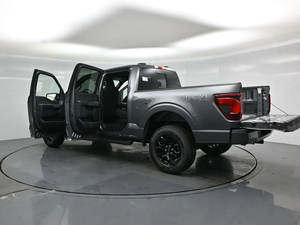 New 2026 Carbonized Gray Metallic Ford XLT image 32