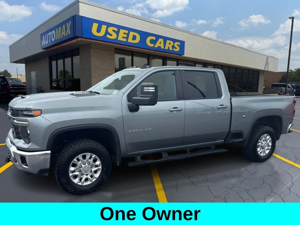 Used 2024 Sterling Gray Metallic Chevrolet LT image 1