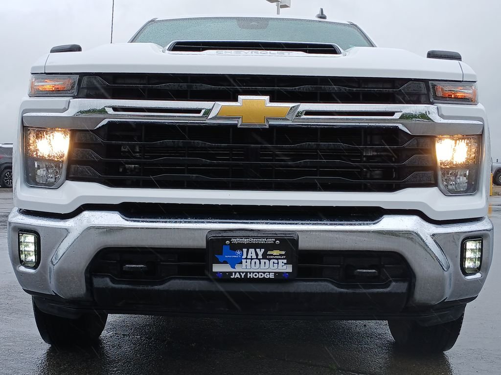 Used 2025 White Chevrolet LT image 32