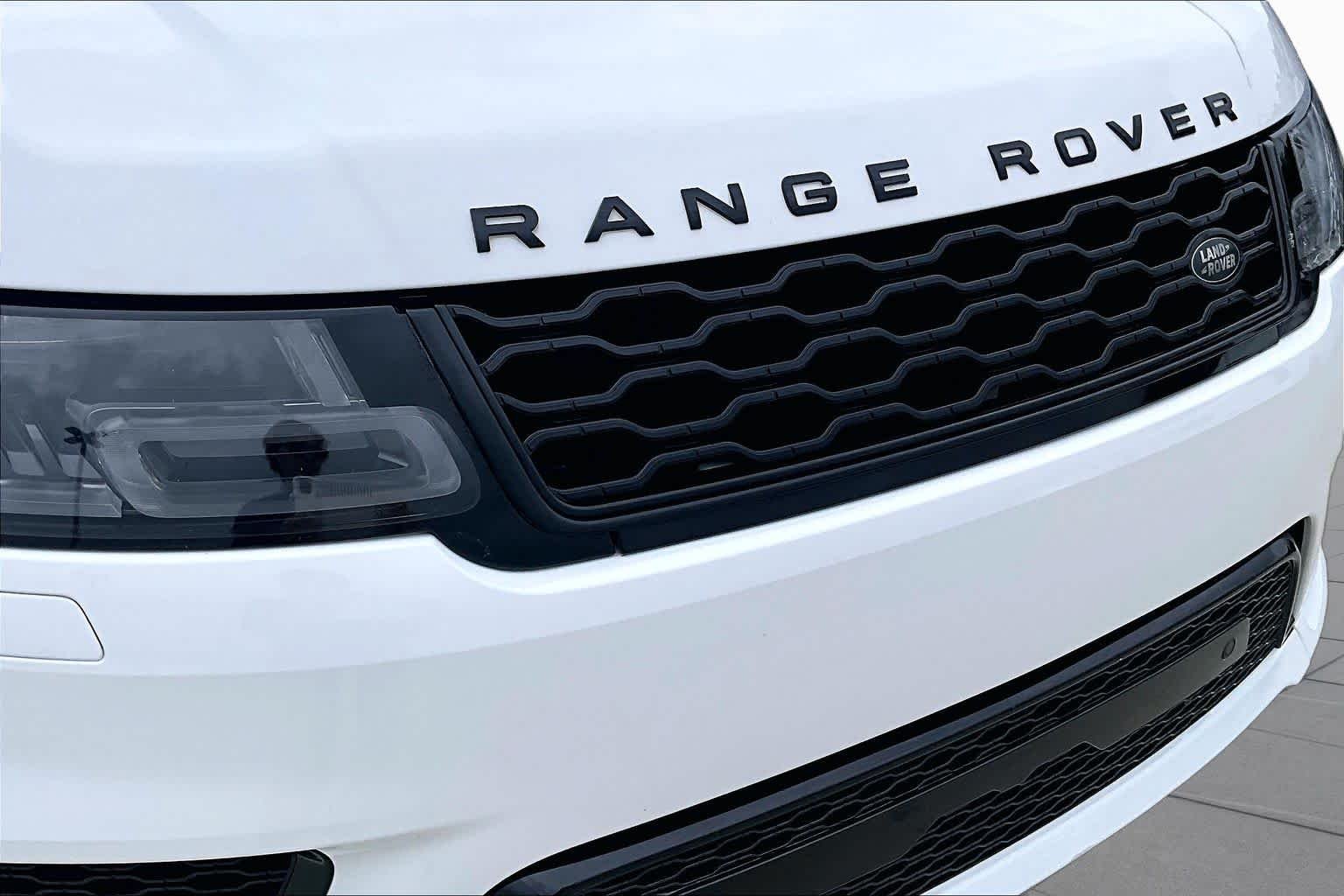 Used 2021 Fuji White Land Rover HSE Dynamic image 28