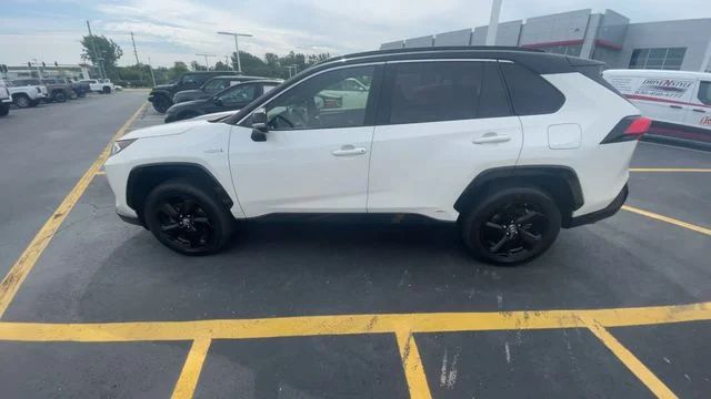 2019 Toyota RAV4 XSE - Photo 7