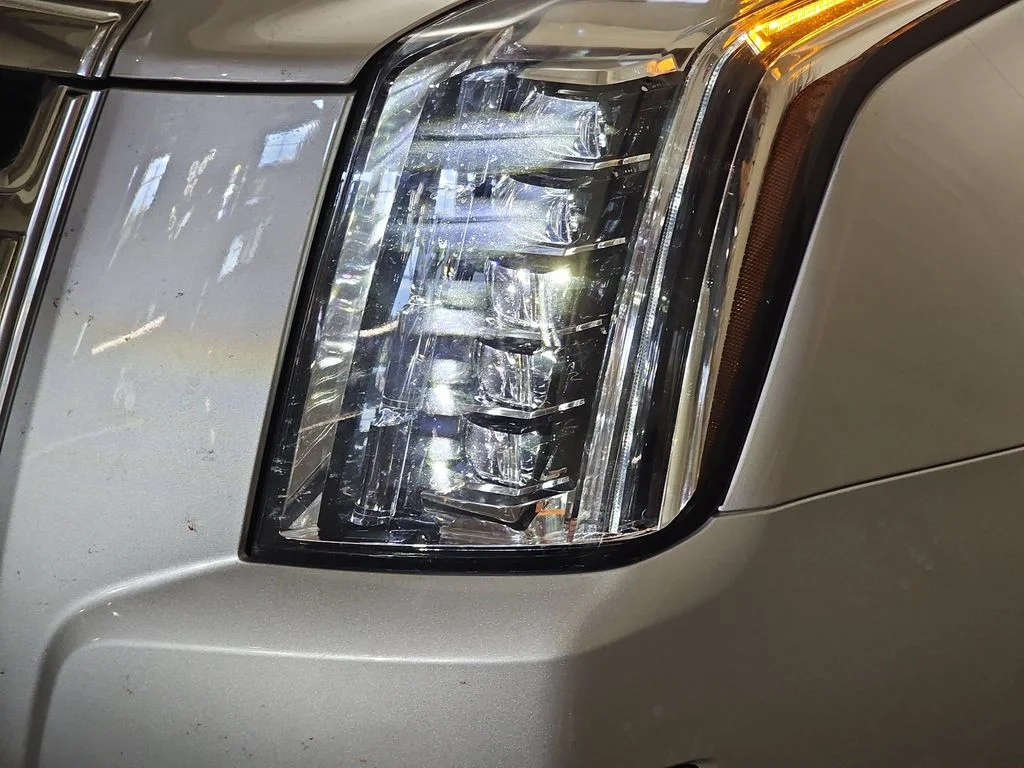 Used 2017 Silver Cadillac Luxury image 33