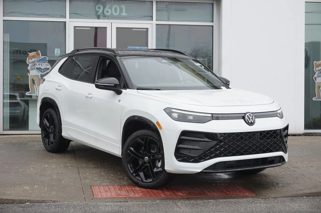 New 2026 White/off-white Volkswagen 2.0T SE R-Line Black image 3