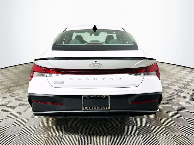 New 2026 White Hyundai SEL Sport image 4