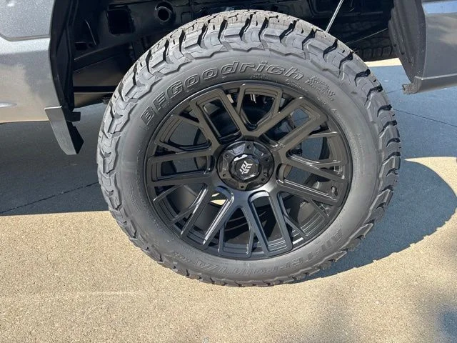 New 2026 Carbonized Gray Metallic Ford XLT image 10