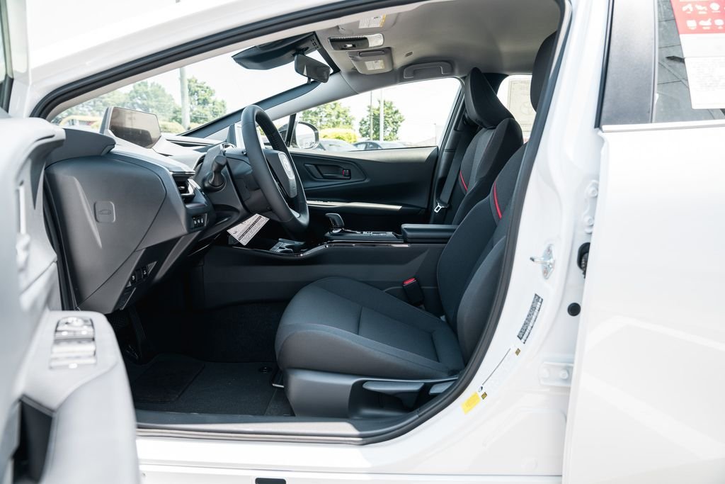 New 2026 Wind Chill Pearl Toyota SE image 23