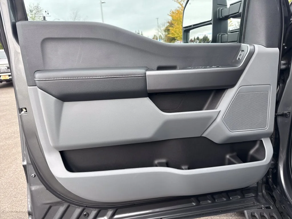 New 2027 Gray Ford XLT image 14