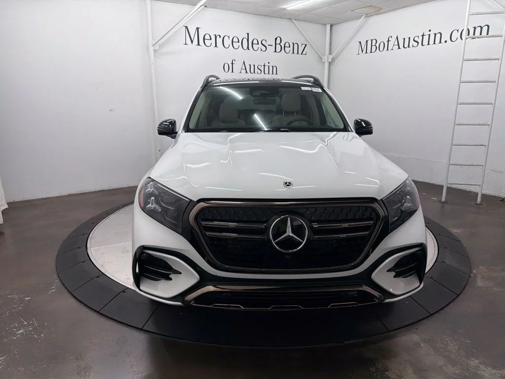 New 2027 White Mercedes-Benz GLS 450 image 2