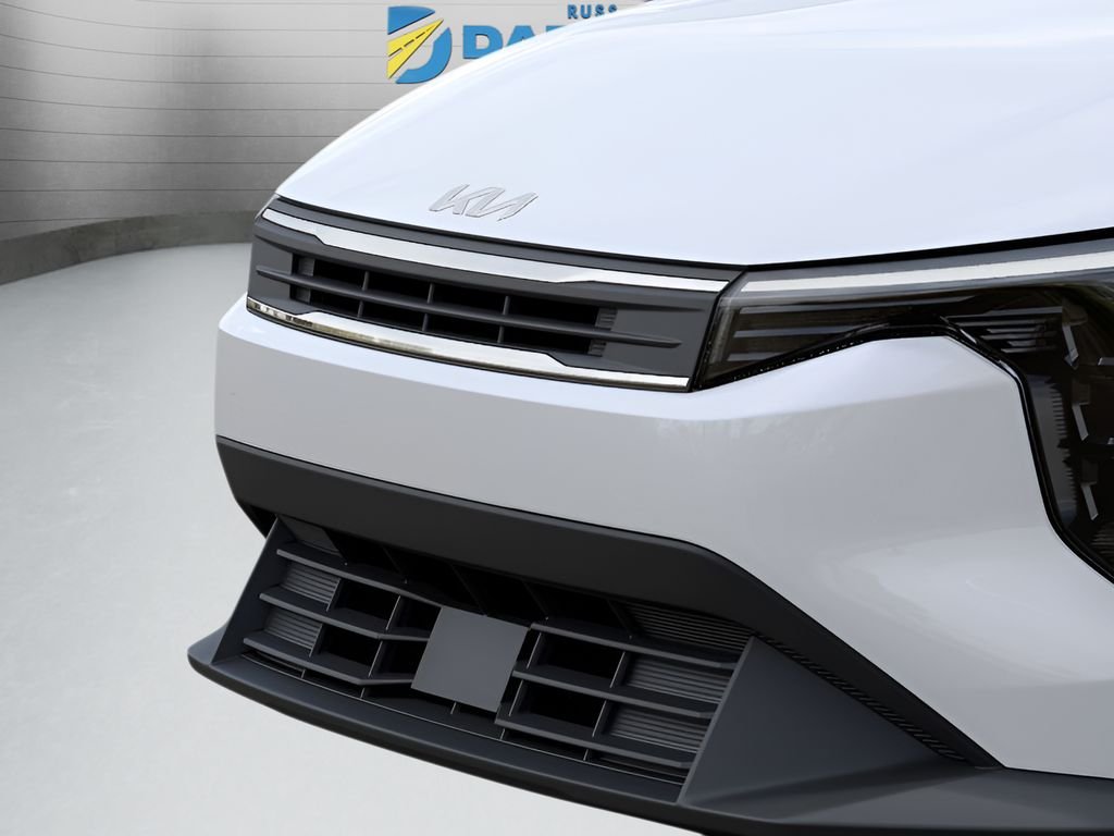 Used 2025 White Kia LXS image 13