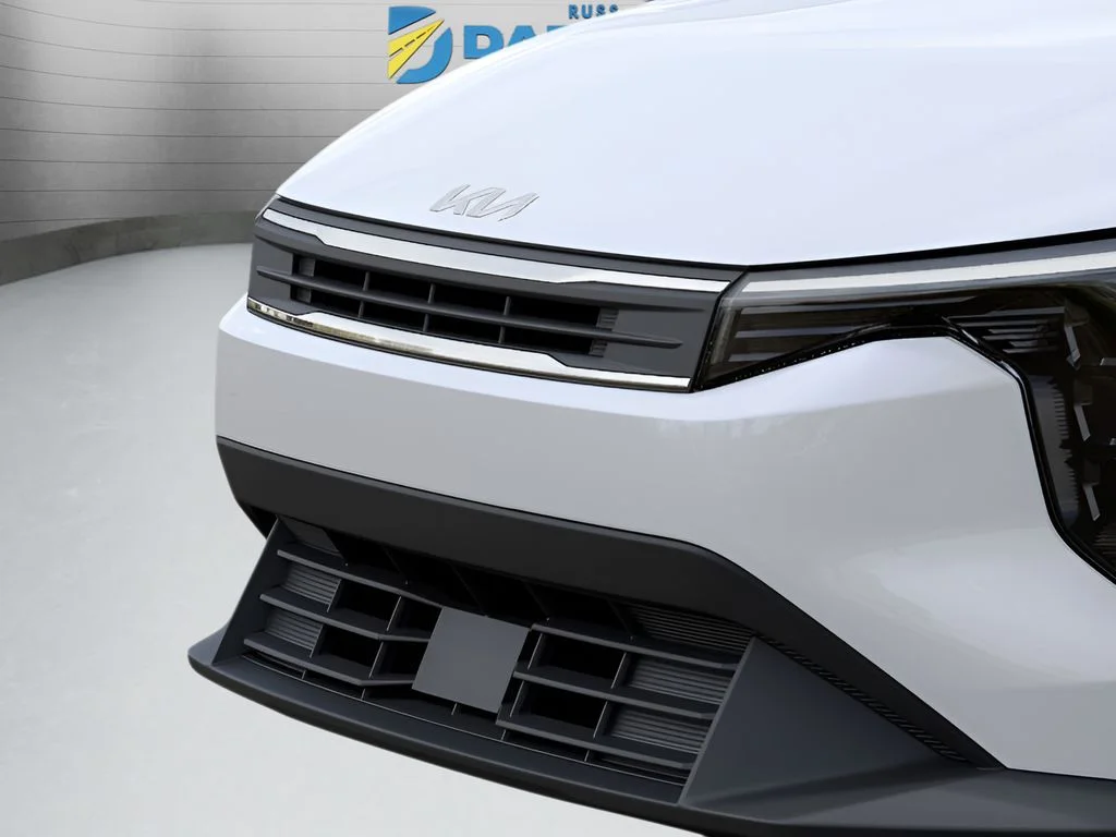 Used 2025 White Kia LXS image 13
