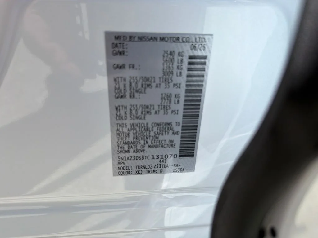 New 2026 Everest White Pearl TriCoat / Super Black Two-tone Nissan Platinum image 36