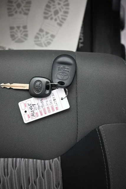 Used 2017 Magnetic Gray Metallic Toyota SR5 image 9