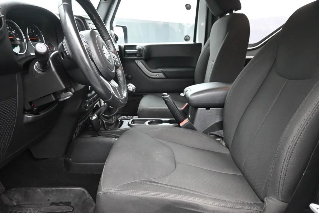 Used 2016 White Jeep Sport image 12