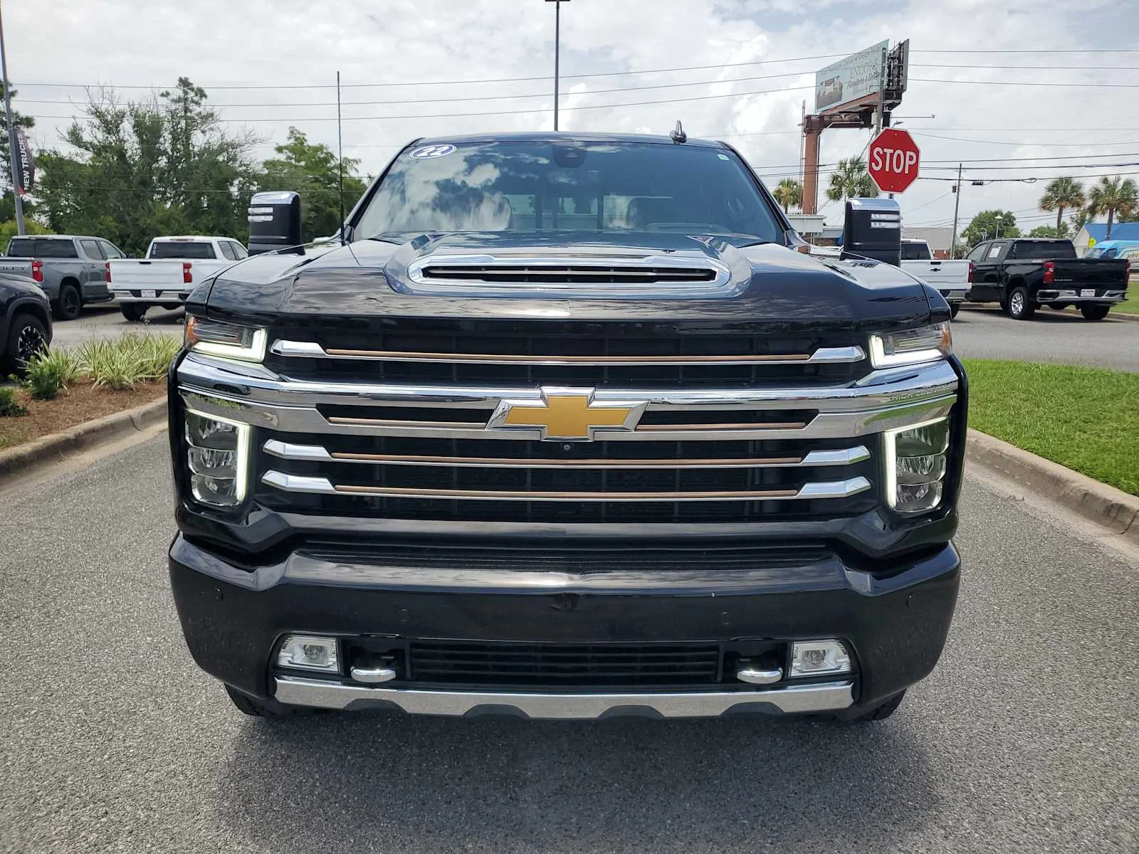 Used 2022 Black Chevrolet High Country image 11