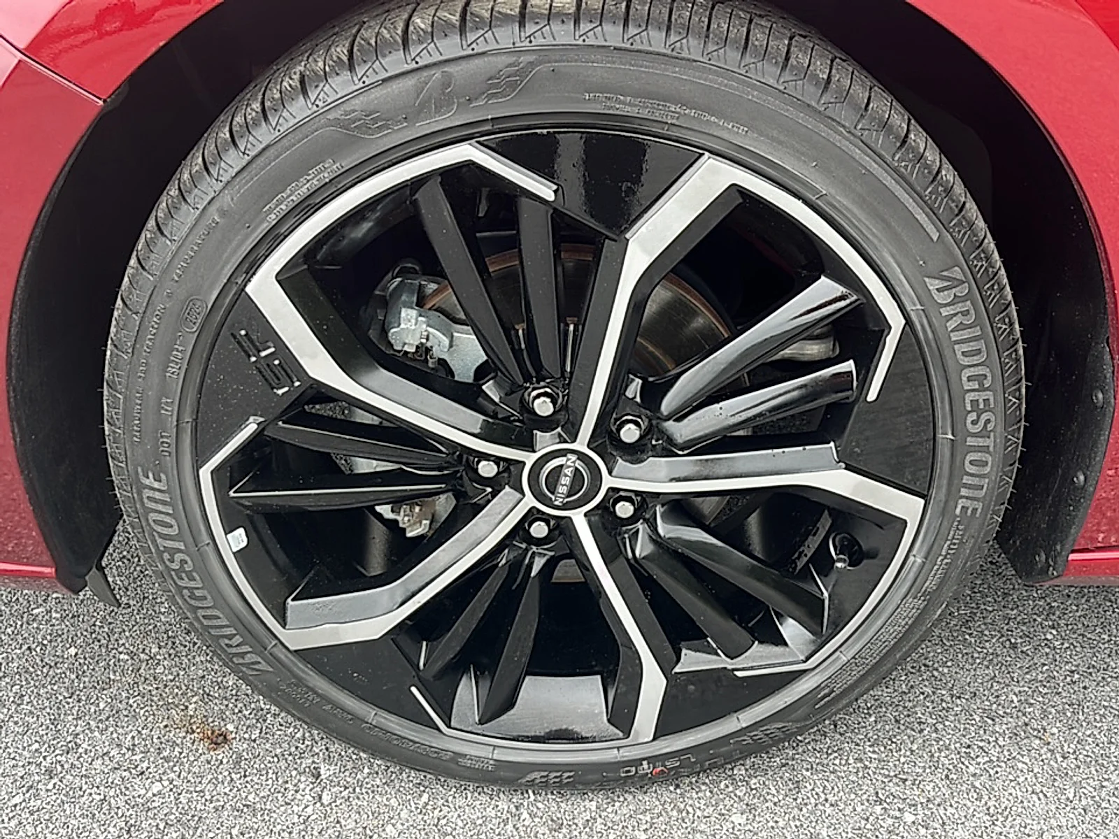 Used 2024  Nissan SR FWD image 5