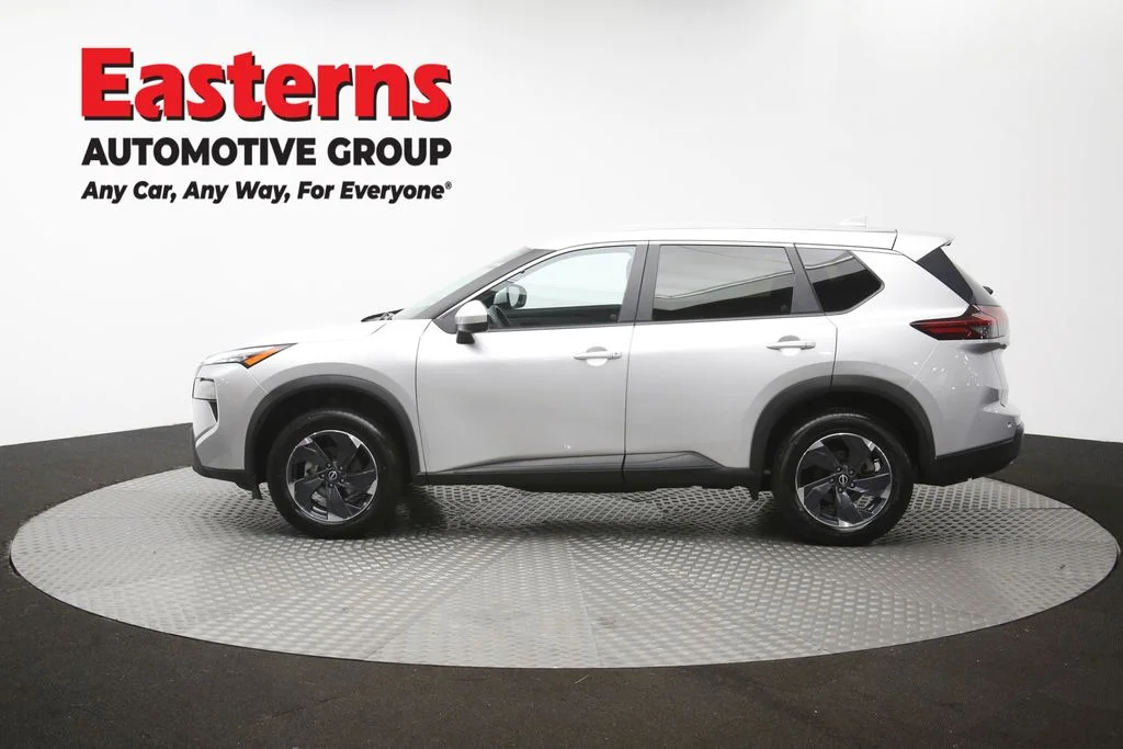 Used 2024 Silver Nissan SV image 59