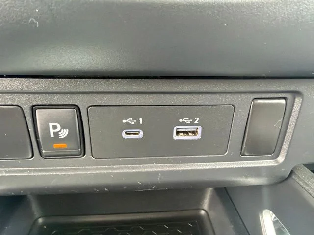 Used 2022 White Nissan SV image 16