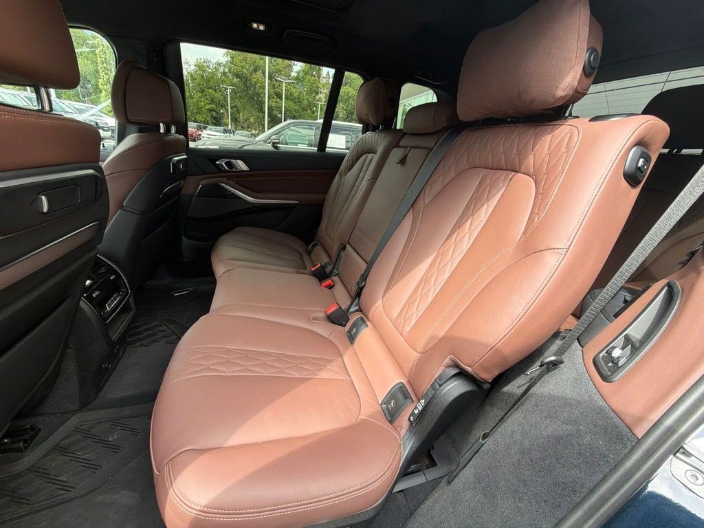 Used 2025 Carbon Black Metallic BMW M60i image 10