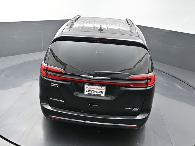 Used 2023 Black Chrysler Limited image 41