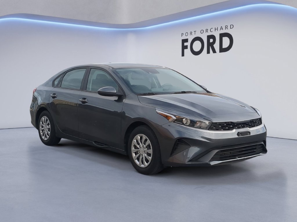 Used 2022 Gravity Gray Kia FE image 9