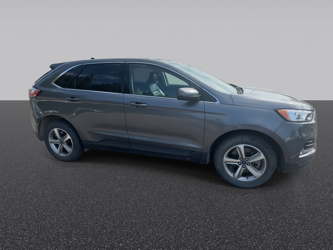 Used 2022 Carbonized Gray Metallic Ford SEL image 9