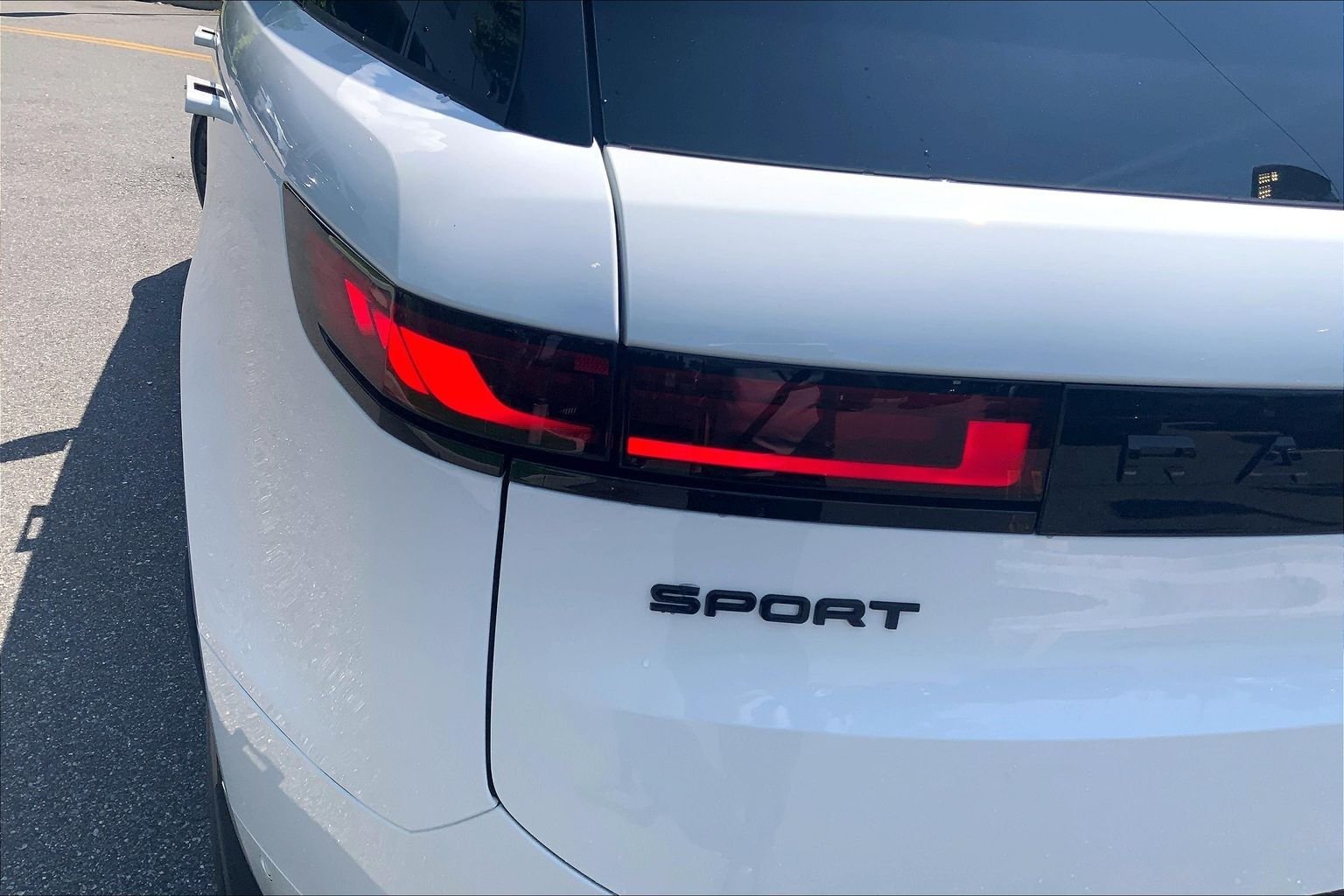 New 2026 Fuji White Land Rover Dynamic SE image 14