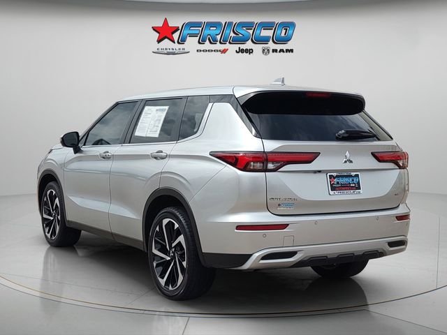 Used 2023 Silver Mitsubishi SE image 5