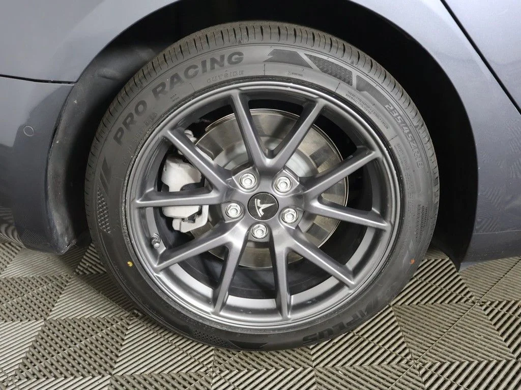 Used 2022 Silver Tesla Long Range image 23