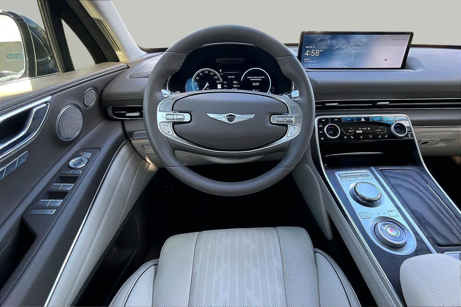 Used 2024 Makalu Gray Genesis  image 6