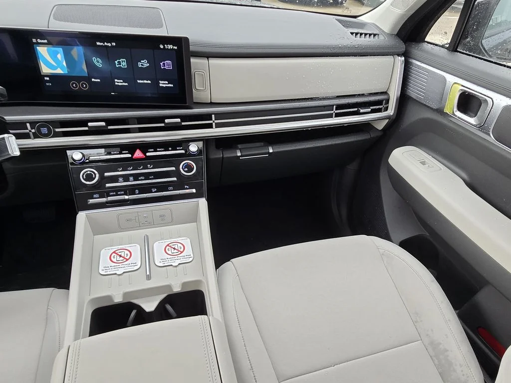 New 2027 Gray Hyundai SE image 9