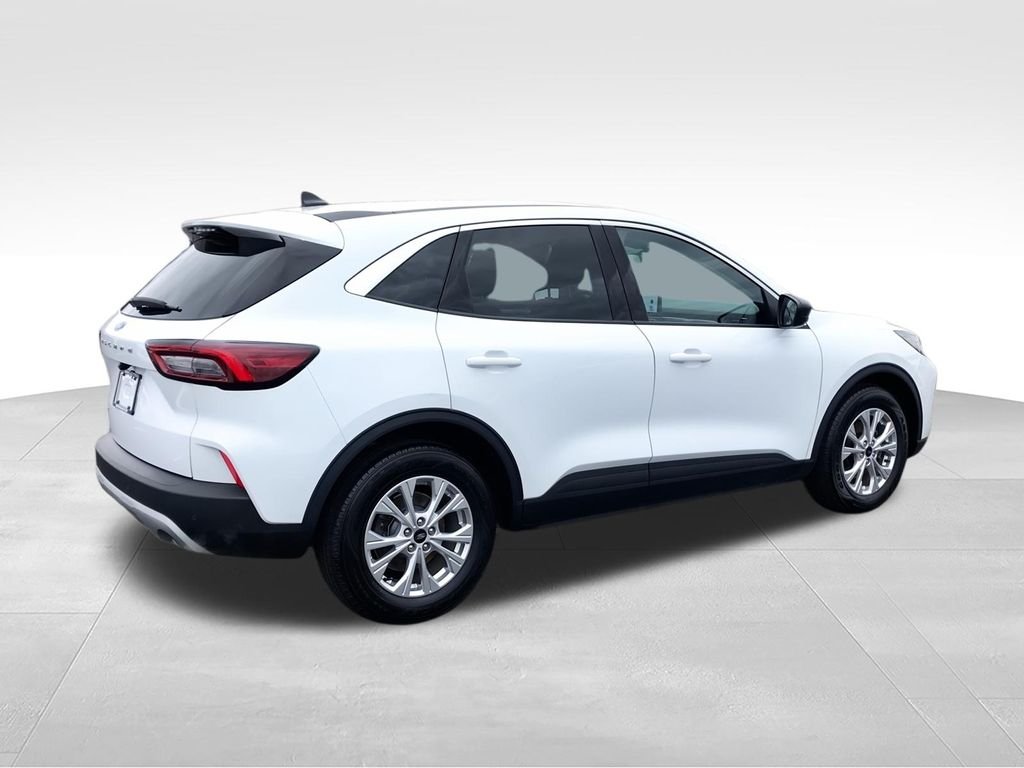 Used 2023 White Ford Active image 8