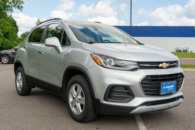 Used 2019 Silver Chevrolet LT image 4
